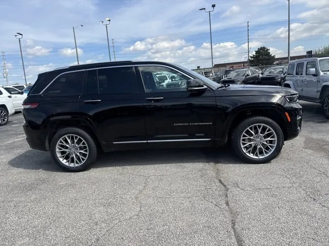Jeep Grand Cherokee 2023 photo 4