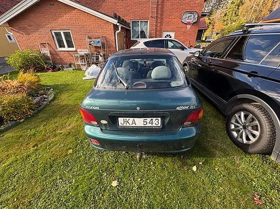 Hyundai Accent 1997 photo 2