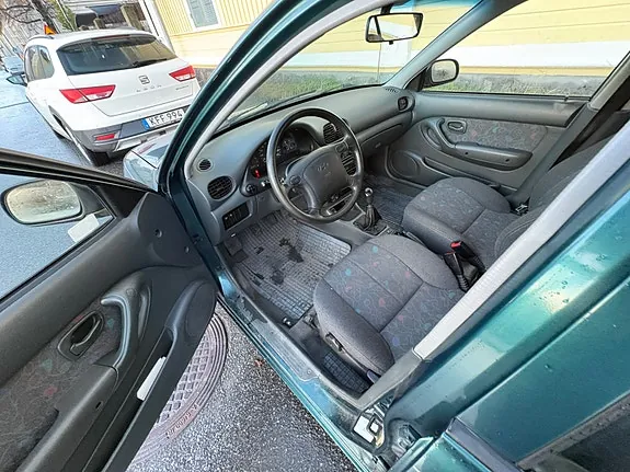 Hyundai Accent 1997 photo 3