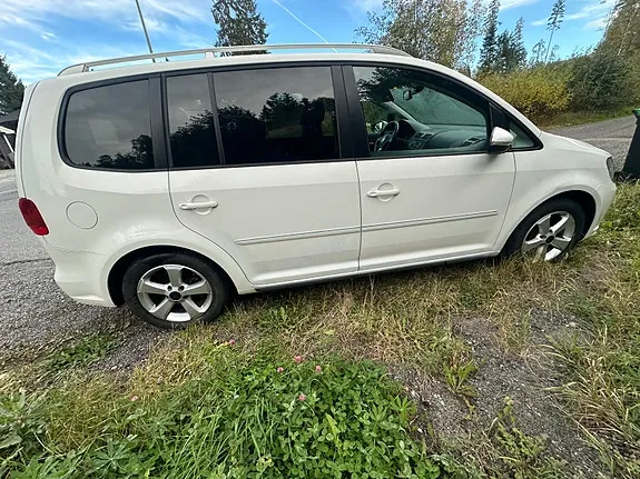 Volkswagen Touran 2012 photo 5