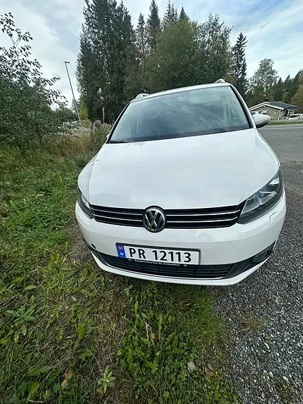Volkswagen Touran 2012 photo 3