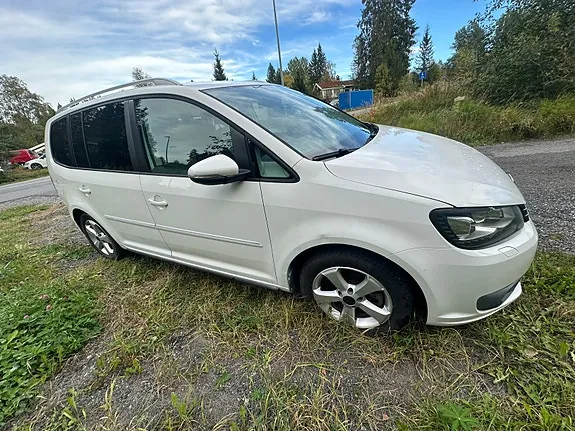 Volkswagen Touran 2012 photo 4