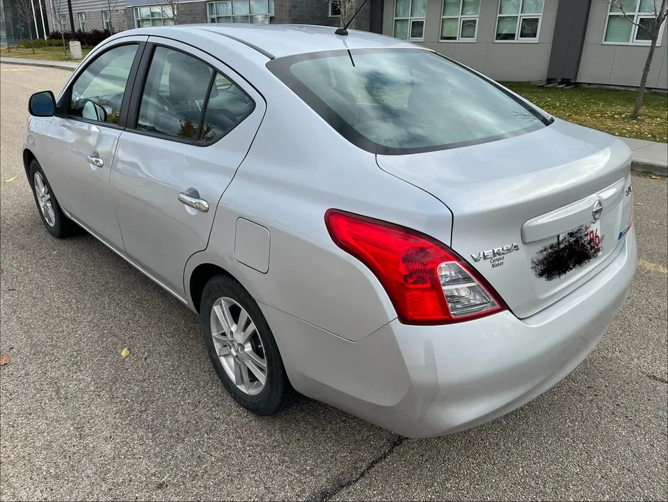 Nissan Versa 2012 photo 4