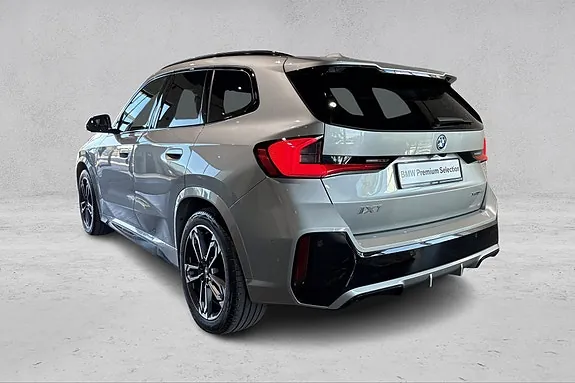BMW Ix1 2024 photo 3