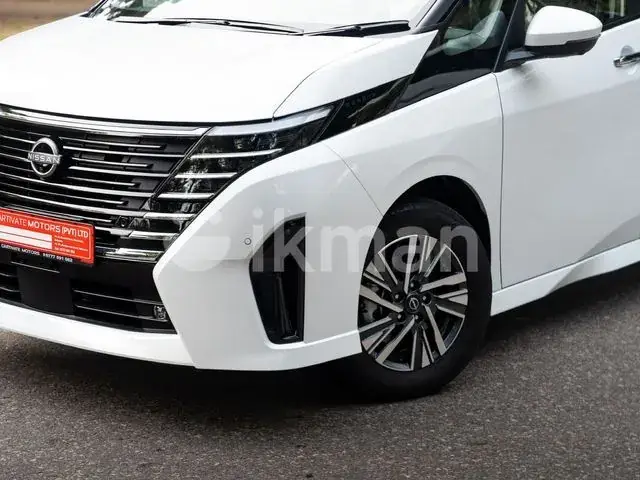 Nissan Serena 2025 photo 2