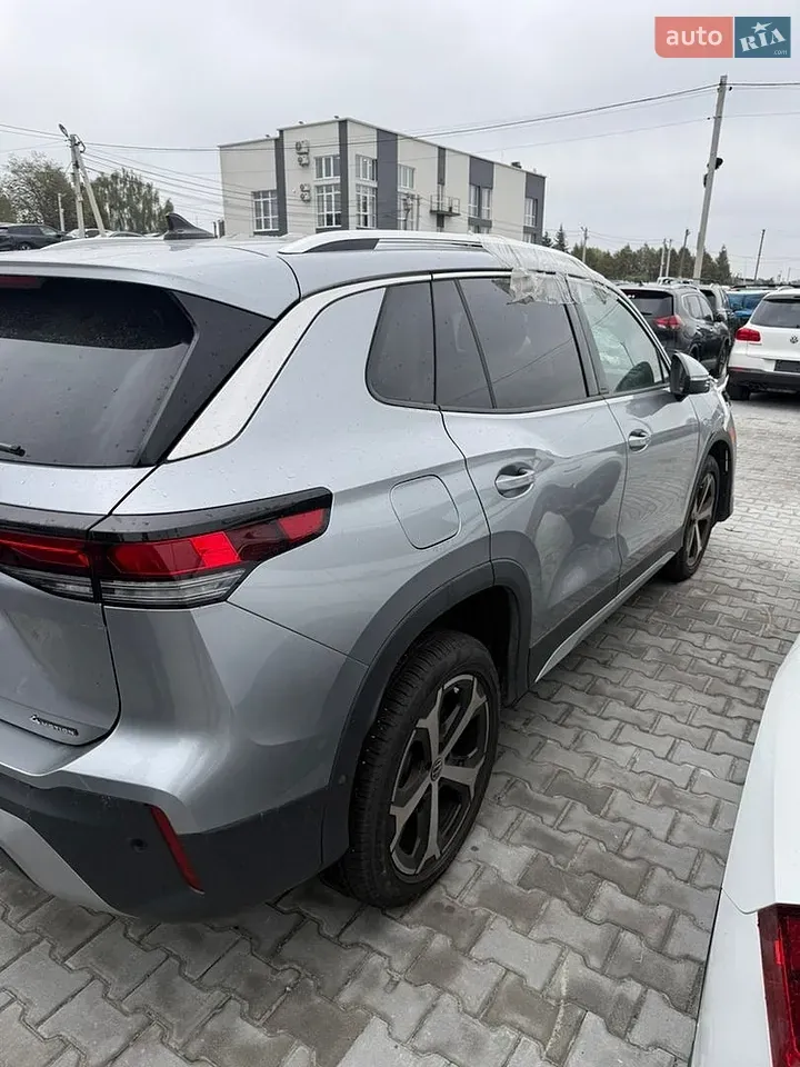 Volkswagen Tiguan 2025 photo 2