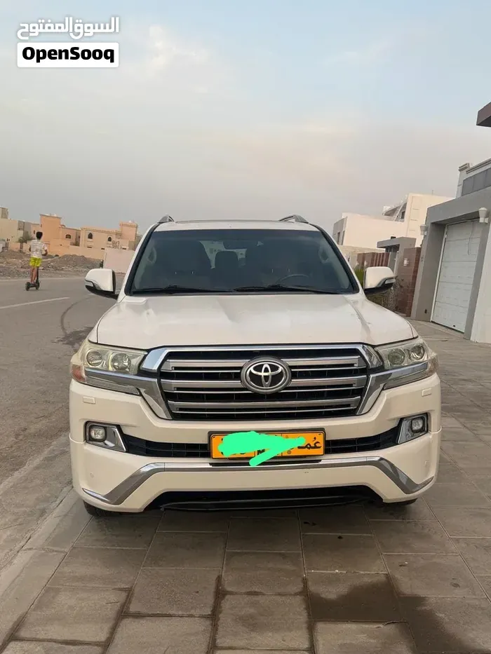 Toyota Land Cruiser 2016 photo 2