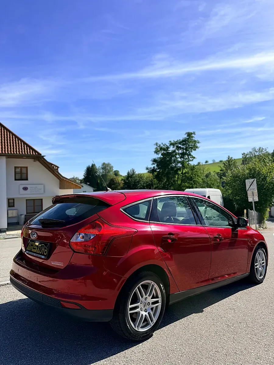 Ford Focus 2012 photo 3