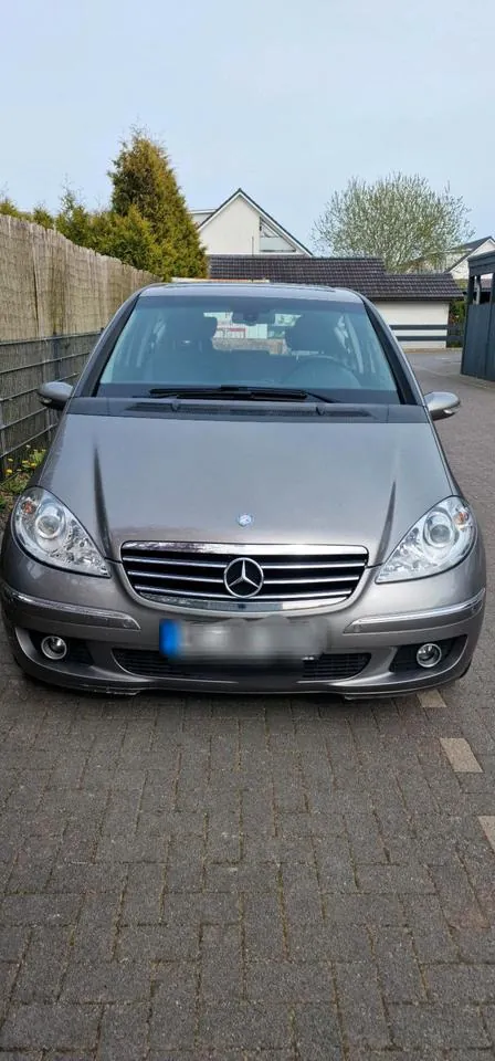 Mercedes-Benz A200