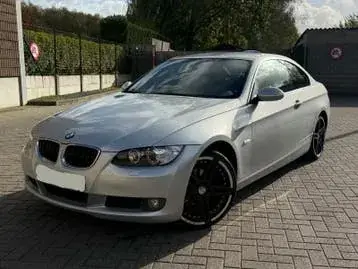 BMW 320I