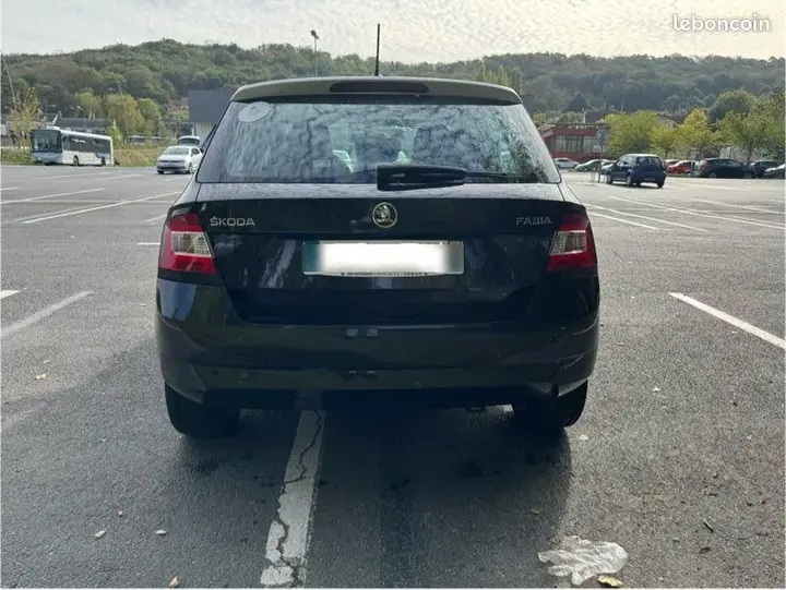 Skoda Fabia 2015 photo 3