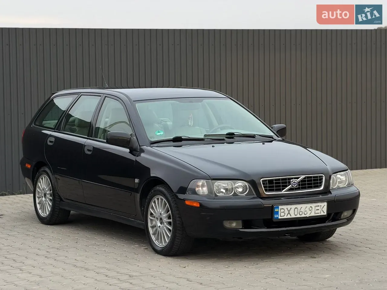 Volvo V40 2004 photo 2