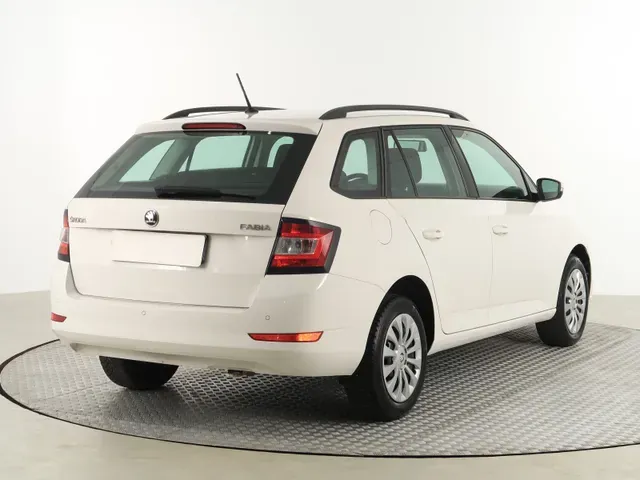 Skoda Fabia 2019 photo 4