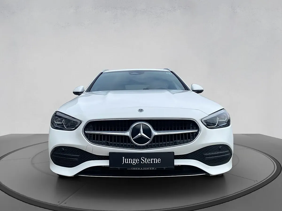 Mercedes-Benz C-Class 2025 photo 3