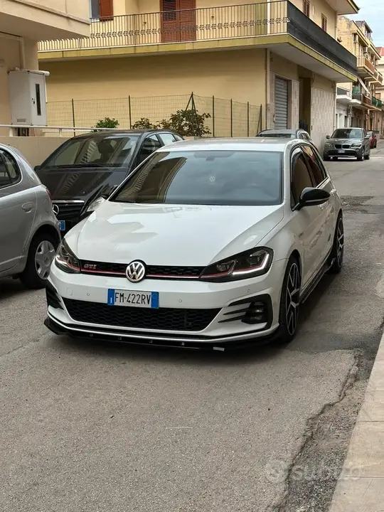 Volkswagen Golf 2018 photo 2