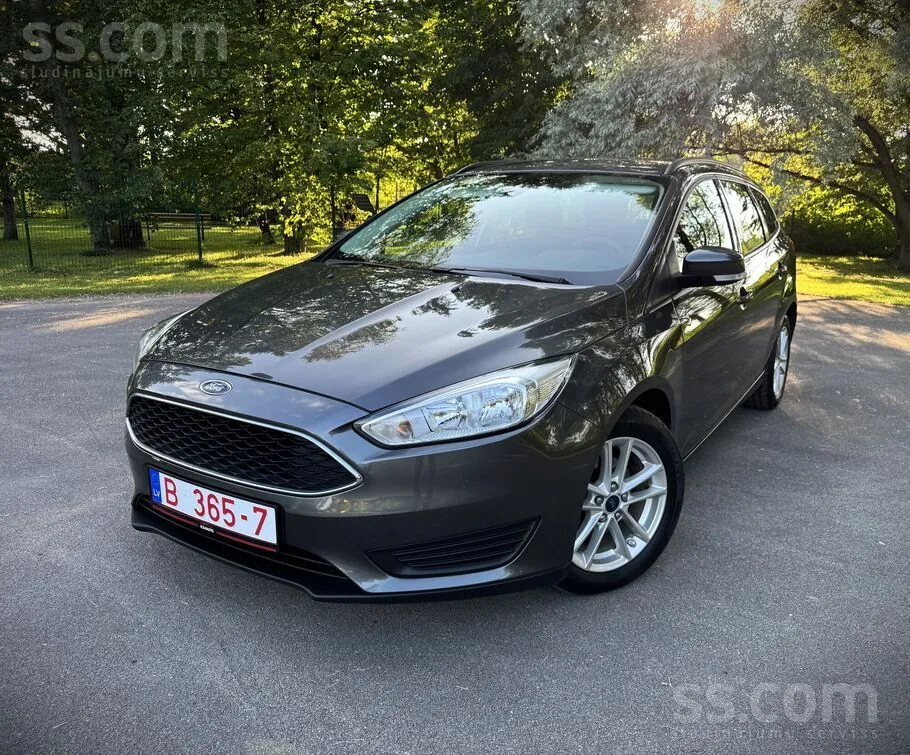 Ford Focus Wagon 2015 photo 2