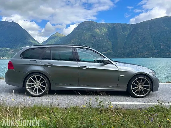 BMW 3 Series 2010 photo 5