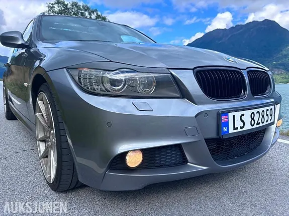 BMW 3 Series 2010 photo 4