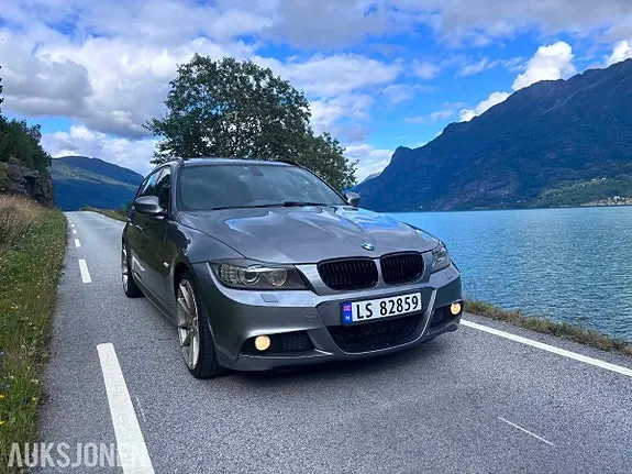 BMW 3 Series 2010 photo 3