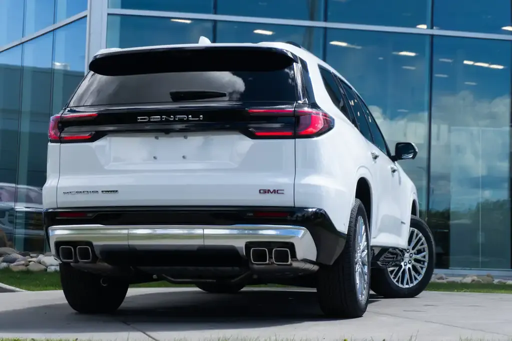 GMC Acadia 2026 photo 4