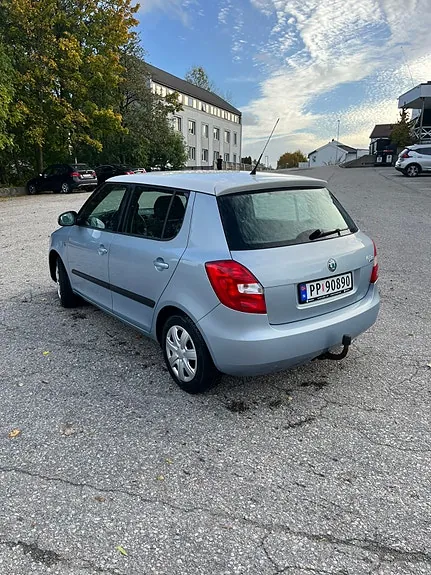 Skoda Fabia 2011 photo 4