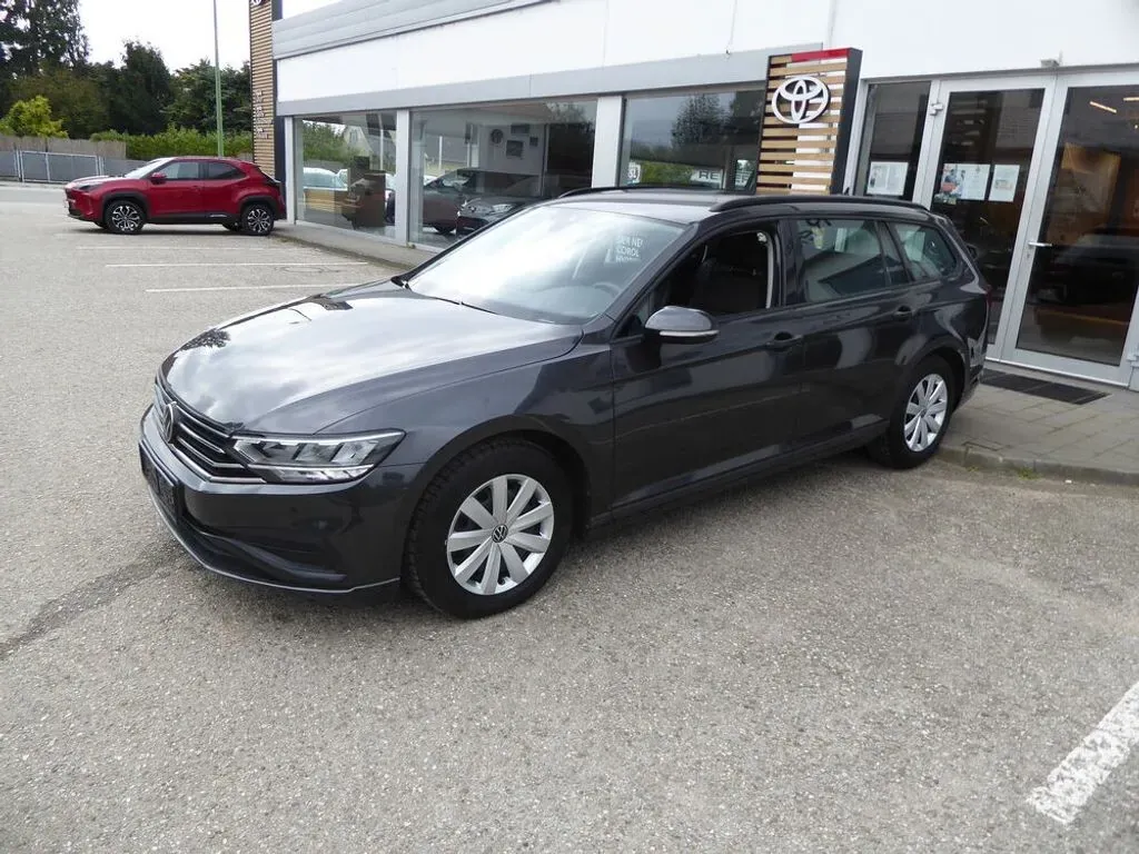 Volkswagen Passat 2022 photo 2