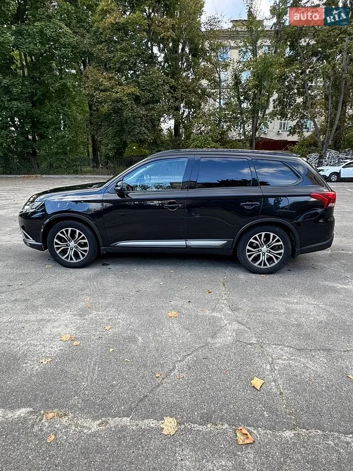 Mitsubishi Outlander 2015 photo 3