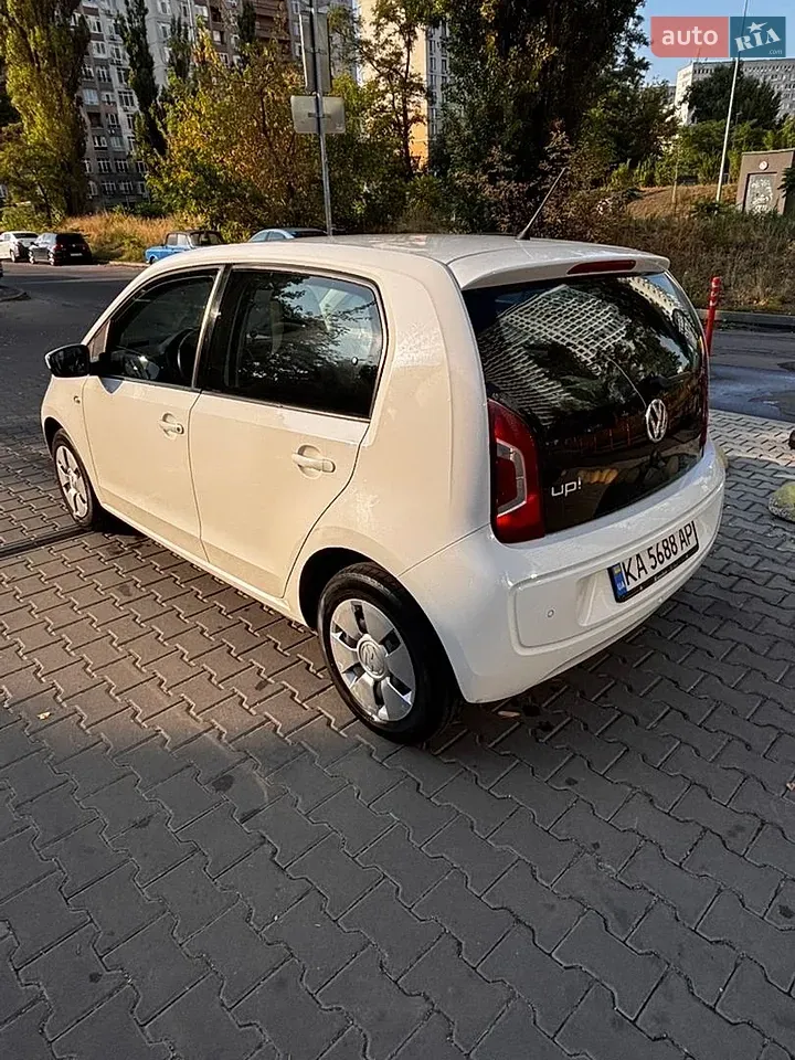 Volkswagen Up 2013 photo 3