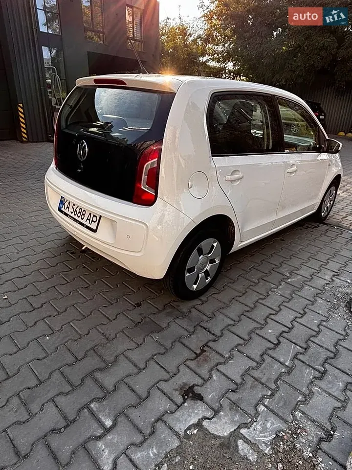 Volkswagen Up 2013 photo 2