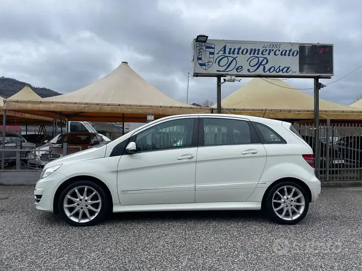 Mercedes-Benz B 200 Cdi 2011 photo 5