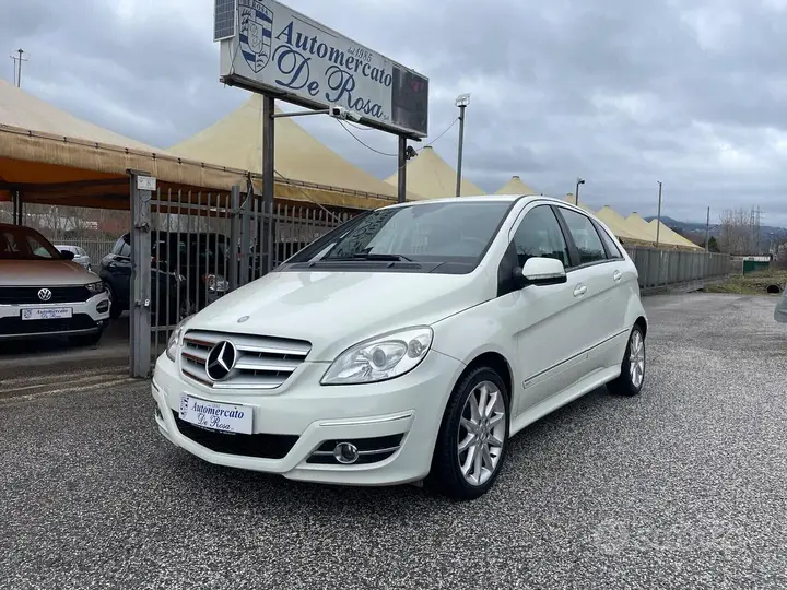 Mercedes-Benz B 200 Cdi 2011 photo 2