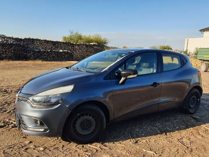 Renault Clio 2017 photo 2