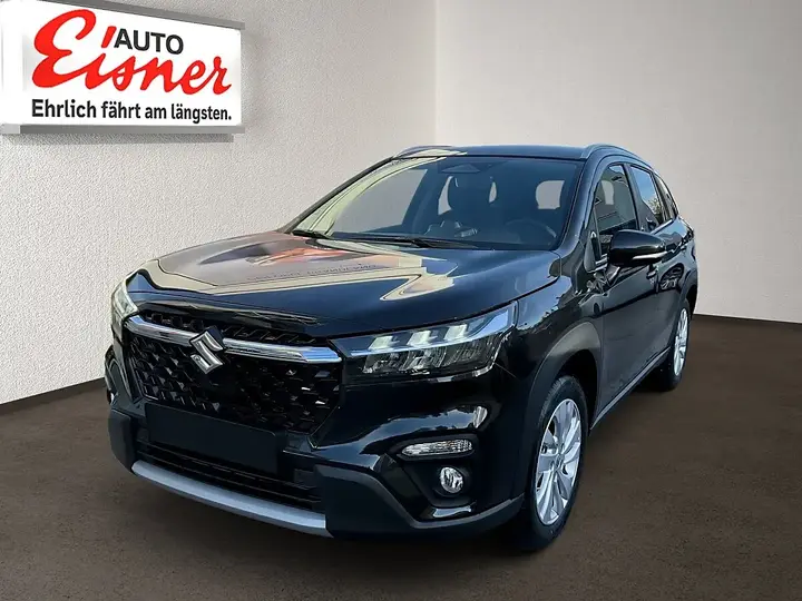 Suzuki S-Cross photo 2