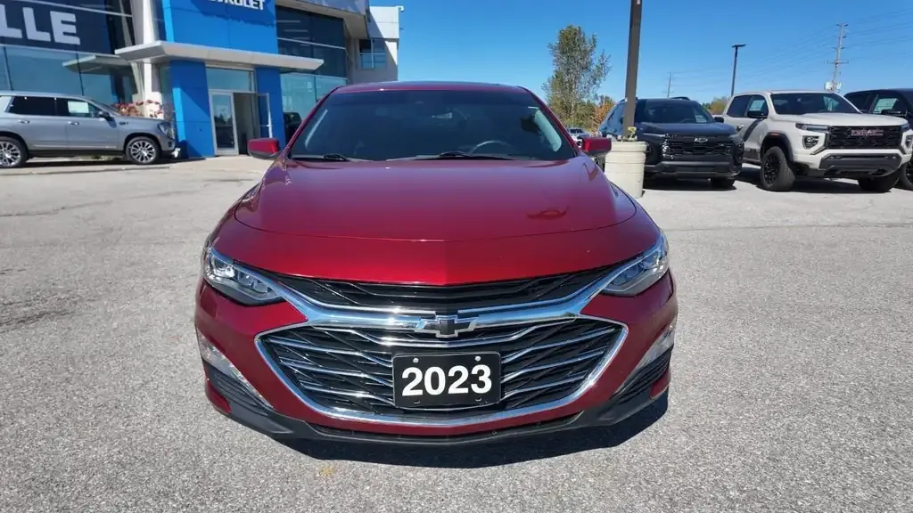 Chevrolet Malibu 2023 photo 2