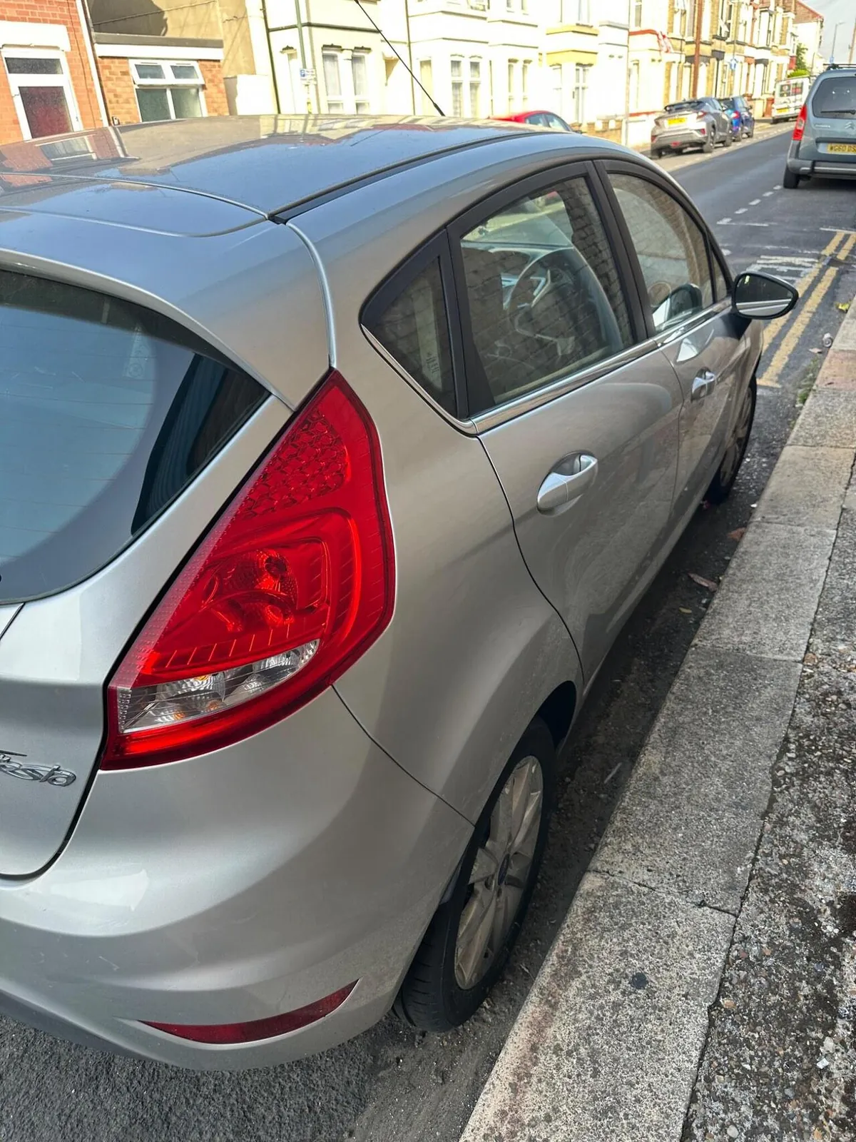 Ford Fiesta 2011 photo 3