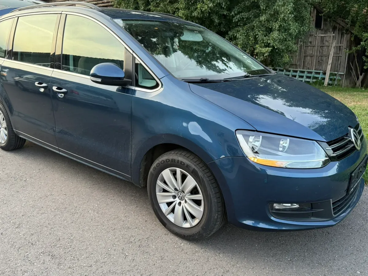 Volkswagen Sharan 2016 photo 2