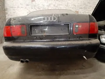 Audi S8 2000 photo 3