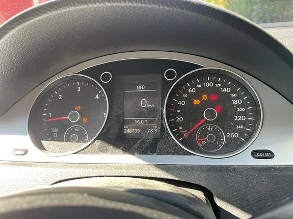 Volkswagen Passat 2010 photo 4