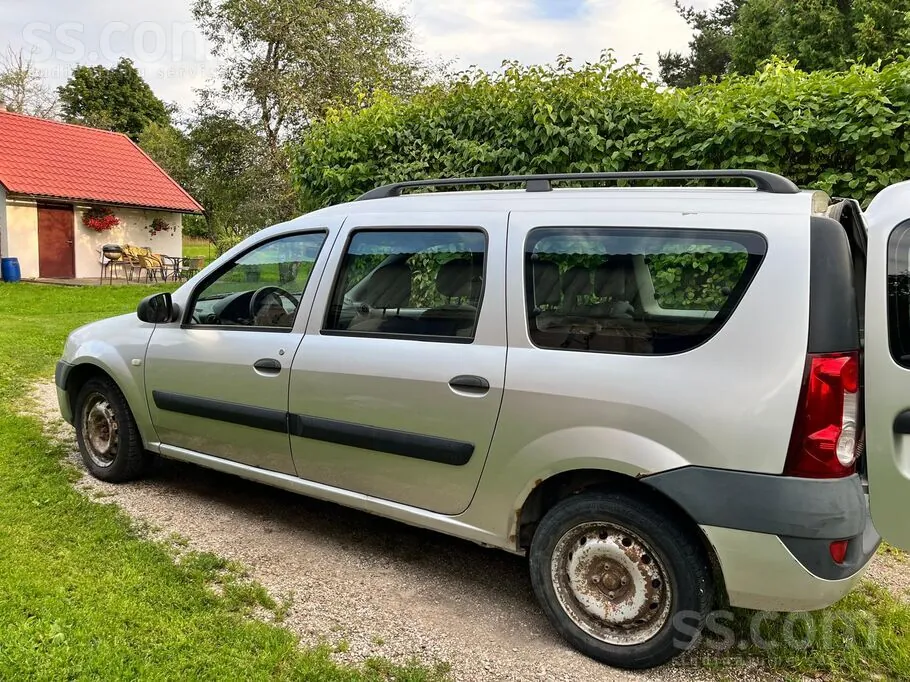 Dacia Logan 2007 photo 2