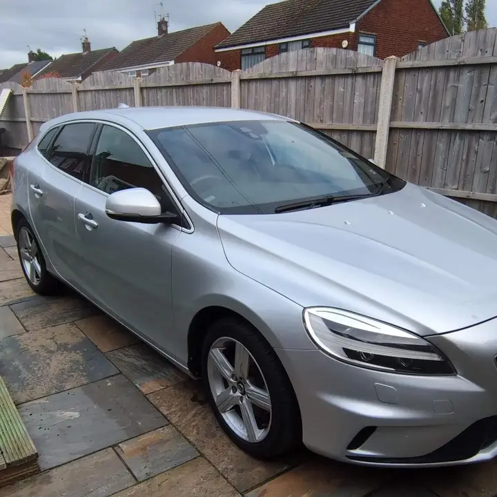 Volvo V40 2019 photo 2