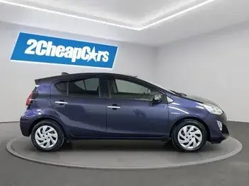 Toyota Aqua 2015 photo 5