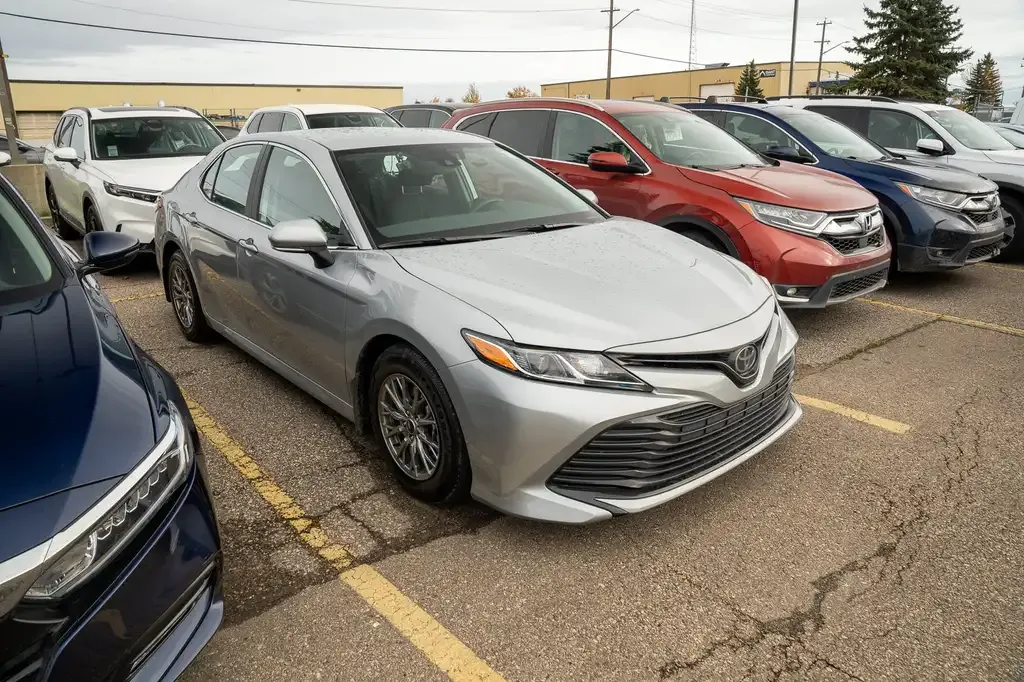 Toyota Camry 2020 photo 2