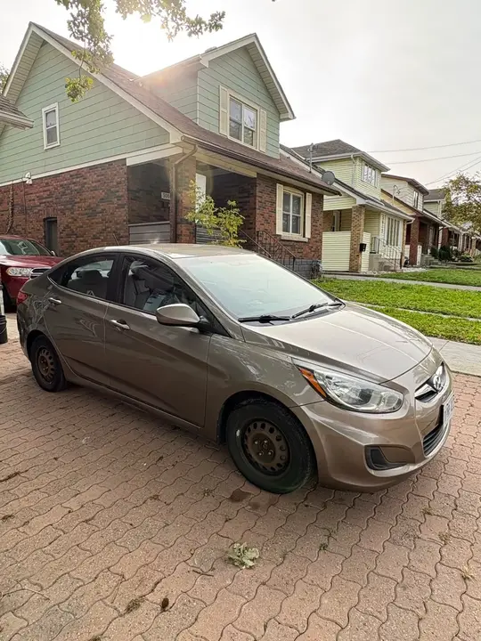 Hyundai Accent 2013 photo 2