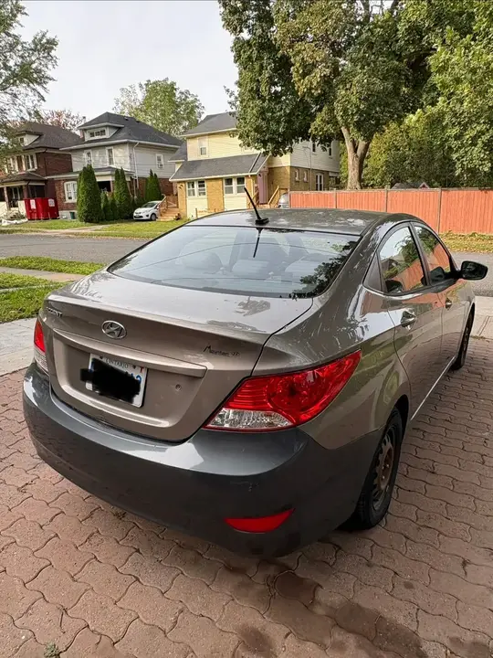 Hyundai Accent 2013 photo 3