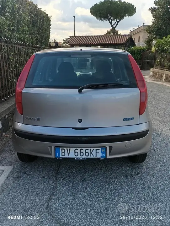Fiat Punto 2001 photo 2