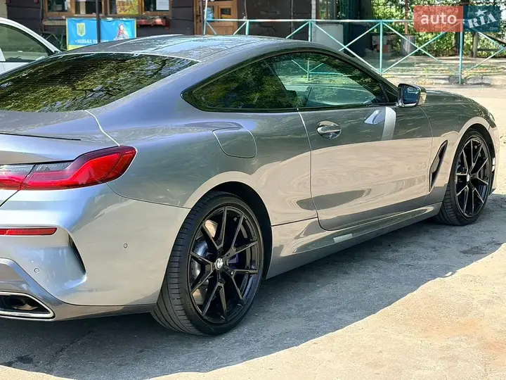 BMW 8 Series 2022 photo 3