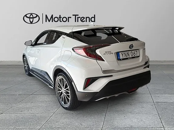 Toyota C-Hr 2017 photo 2