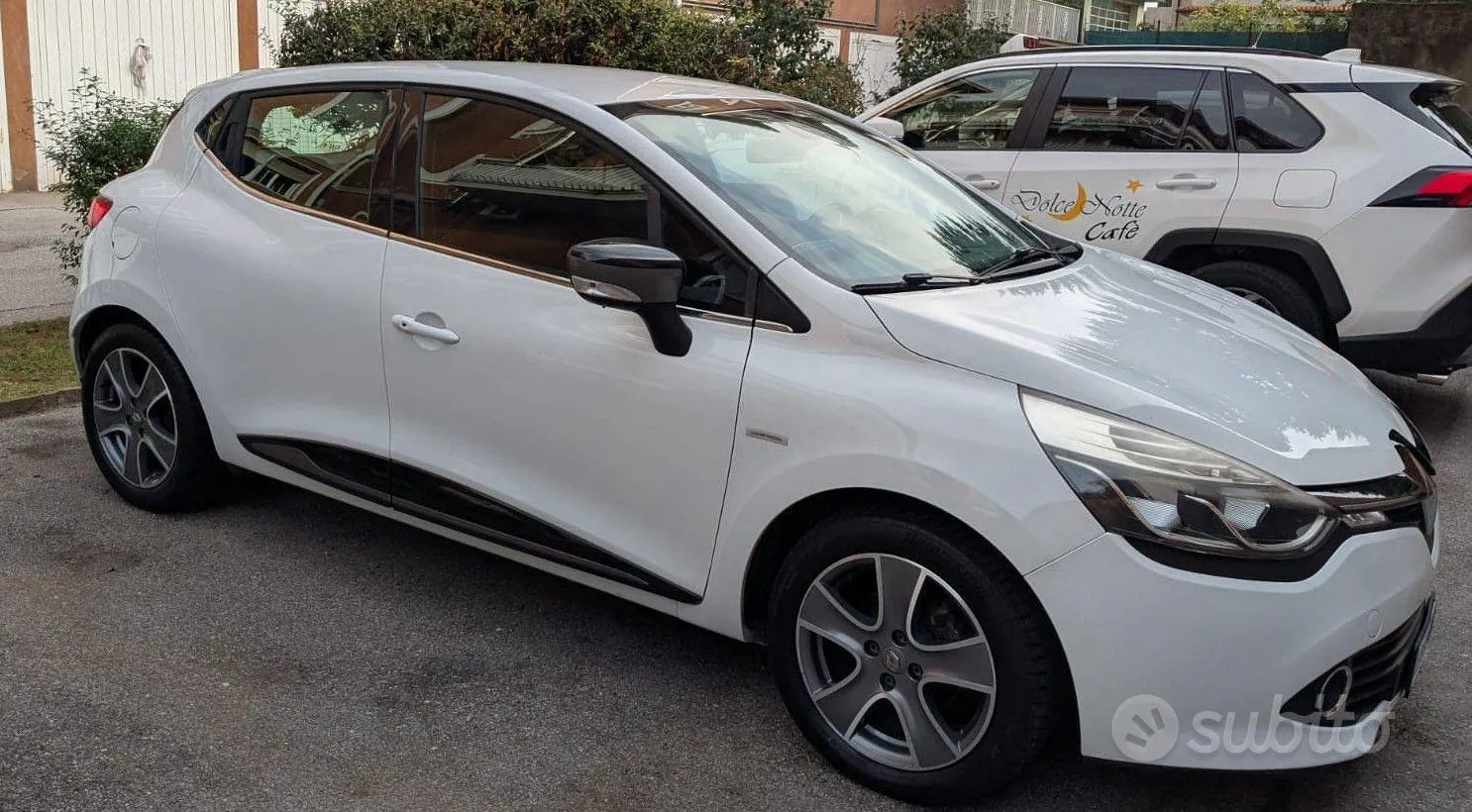 Renault Clio 2015 photo 2