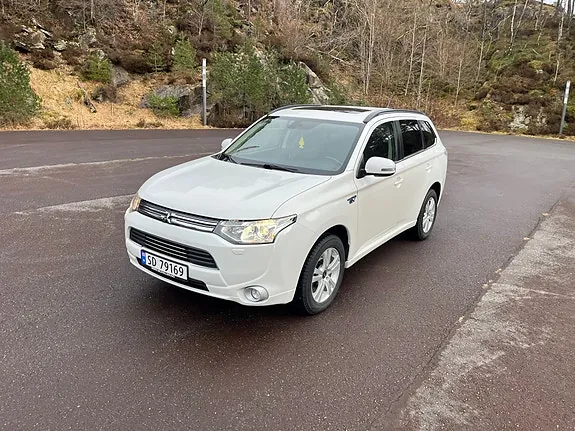 Mitsubishi Outlander 2014 photo 2