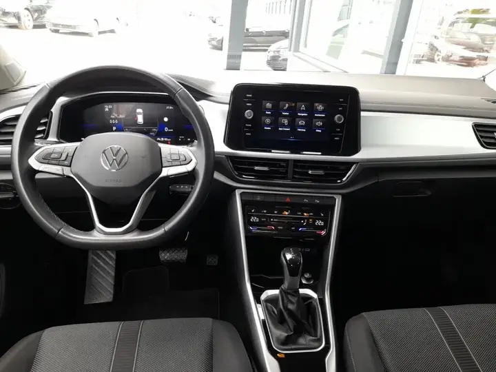 Volkswagen T-Roc 2023 photo 3